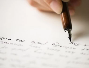 Δείτε τι αποκαλύπτει για τον χαρακτήρα σας ο τρόπος που γράφετε το 